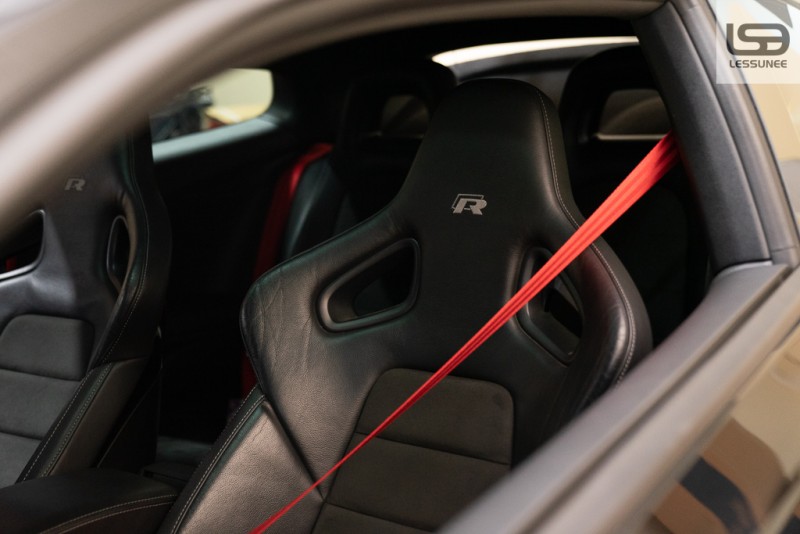 폭스바겐 시로코 R 컬러 안전벨트 + 일산 레드 벨트 장착은 레써니 컴퍼니에서