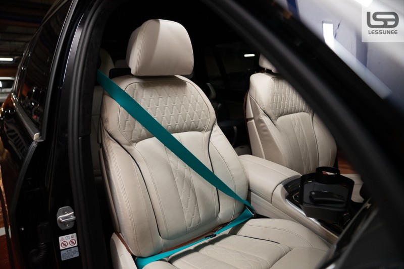 BMW X7 아이보리 가죽시트에 청록색 컬러 안전벨트 + 일산 컬러벨트 전문 레써니컴퍼니