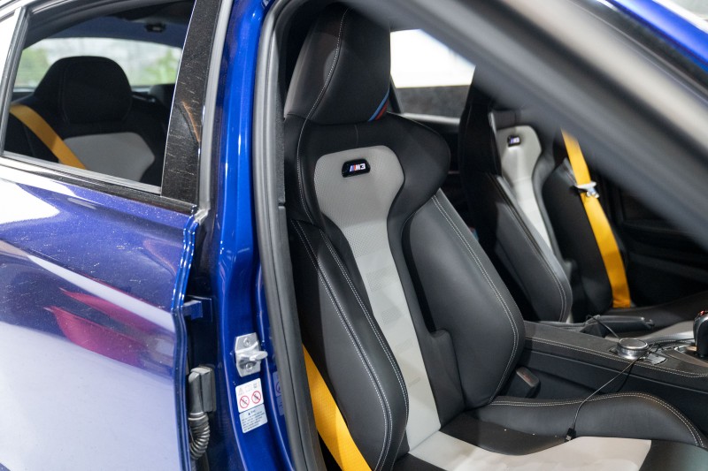 BMW M3 CS, M벨트를 제거하고 노란색 컬러 안전벨트 시공 + 전차종 전좌석 컬러벨트 전문 레써니컴퍼니