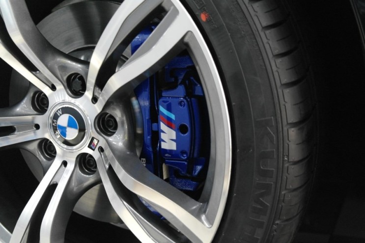 BMW 19인치 M5st 레플리카휠 아방가르드 대만산 카피휠 장착 작업 + 고퀼리티 우레탄 캘리퍼 도색 작업