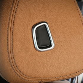 BMW 5시리즈 G30 헤드레스트 조절 버튼 커버 몰딩-실버